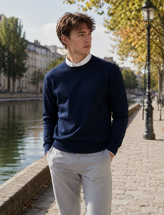 Maglione uomo blu navy a girocollo con maniche lunghe e fondo a coste