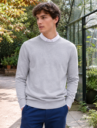 Maglione uomo grigio chiaro a girocollo con maniche lunghe e polsi a coste