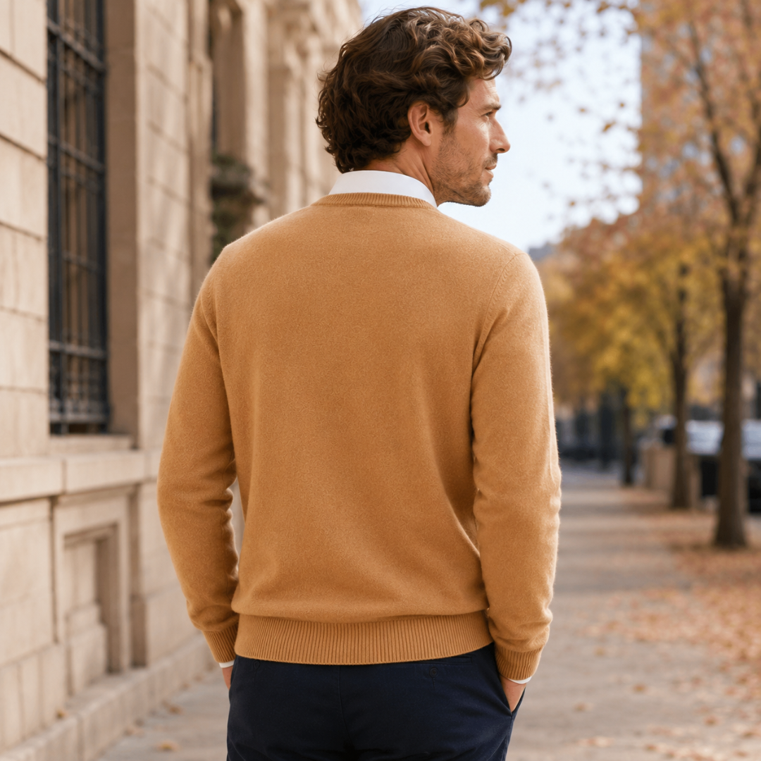 Retro del maglione uomo caramello con maniche lunghe e polsini a coste