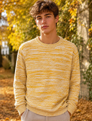 Maglione uomo giallo mélange a girocollo con linee orizzontali e polsini a coste