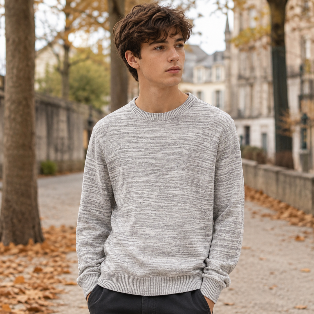 Maglione uomo grigio chiaro mélange a girocollo con maniche lunghe, vista frontale