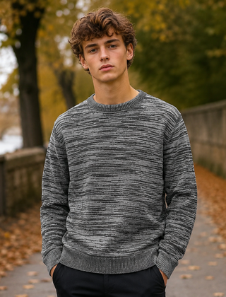 Maglione uomo grigio scuro mélange a girocollo con bordi a coste e fondo rifinito