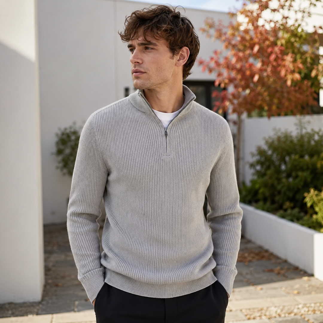 Maglione uomo grigio chiaro a coste con mezza zip e collo alto