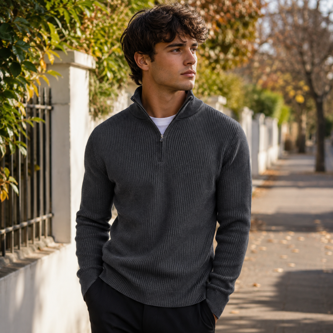 Maglione uomo grigio scuro a coste con collo alto e mezza zip