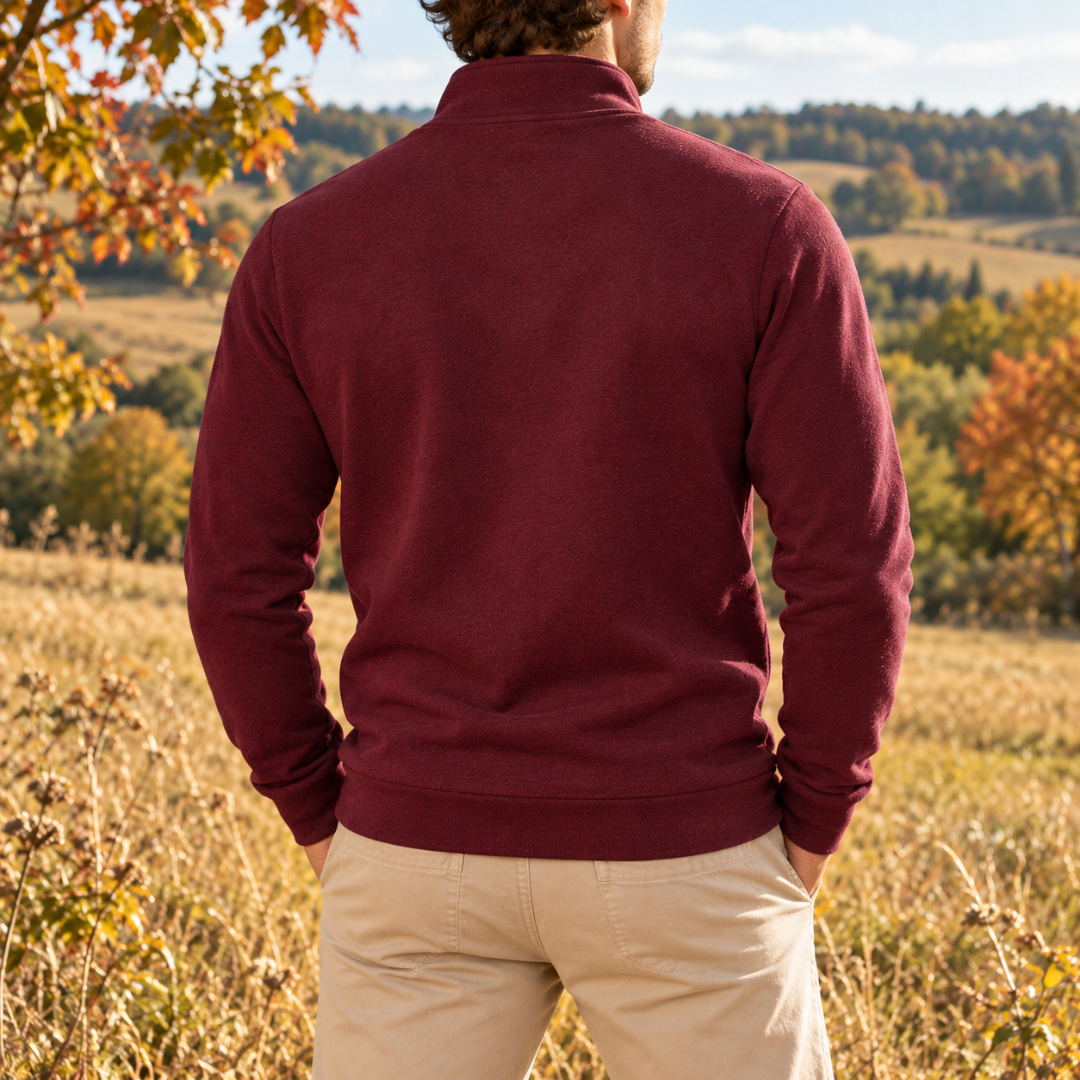 Retro del maglione uomo rosso con collo alto e fondo a coste