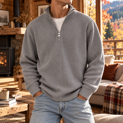 Maglione uomo grigio a coste verticali con mezza zip e maniche lunghe
