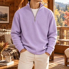 Maglione uomo lavanda in maglia a coste con mezza zip aperta sul collo alto