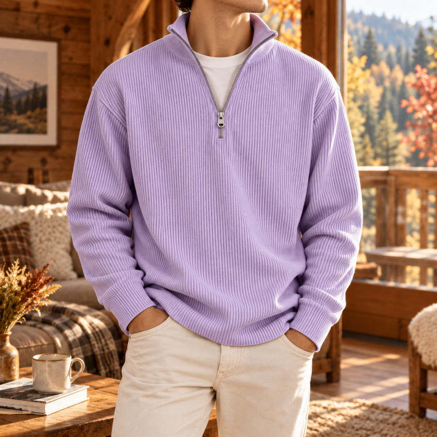 Maglione uomo lavanda in maglia a coste con mezza zip aperta sul collo alto