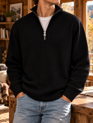Maglione uomo nero a coste con collo alto, mezza zip e maniche lunghe
