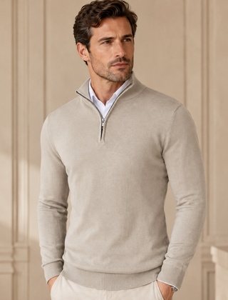 Maglione uomo beige a mezza zip con collo alto e polsi a coste
