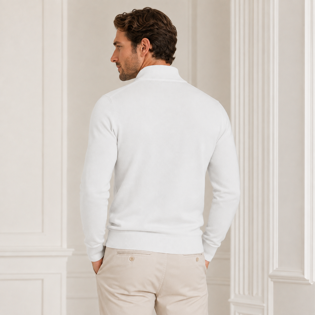 Retro del maglione uomo bianco con collo alto e fondo a coste