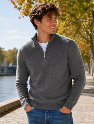 Maglione uomo grigio scuro a mezza zip con collo alto, look urbano