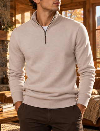 Maglione uomo beige a mezza zip con collo montante e polsini a coste