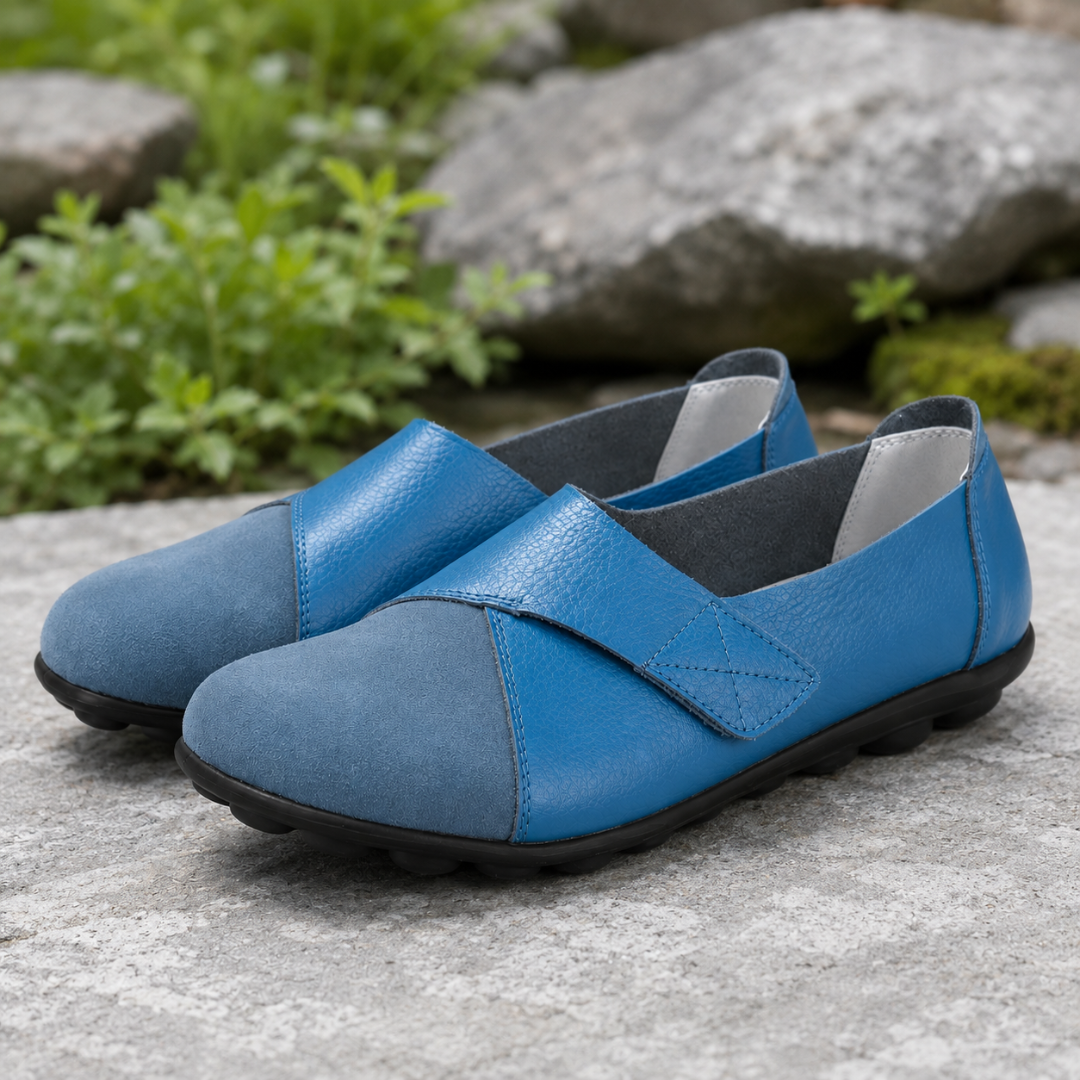 Mocassini donna blu con punta tonda a contrasto e fascia incrociata sul collo
