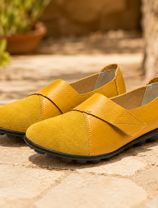 Mocassini donna gialli slip on con tomaia bicolore e suola nera bassa