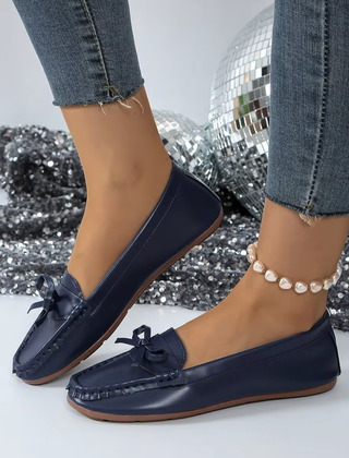 Mocassini donna blu navy con fiocco sul collo del piede e punta tonda