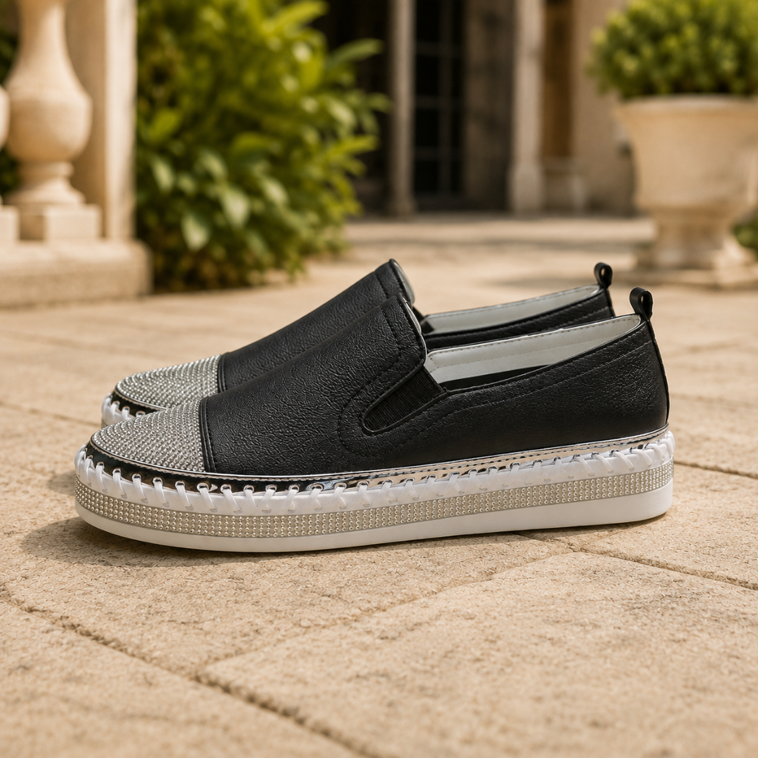Mocassini slip-on neri con punta in strass e inserto elastico laterale