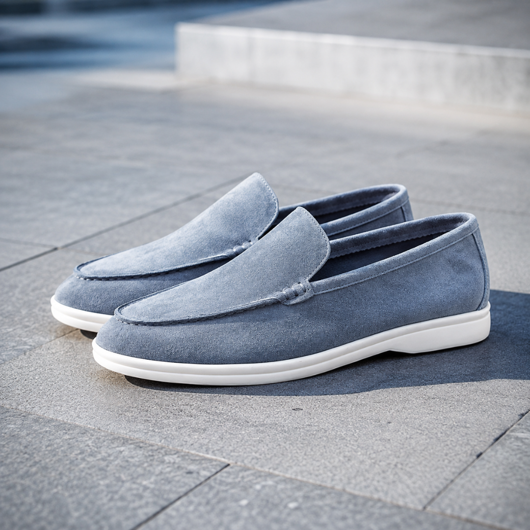 Mocassini uomo blu grigio con cuciture a vista e suola bianca a contrasto