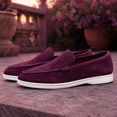 Mocassini uomo bordeaux con punta tonda, interno rosso e suola bianca