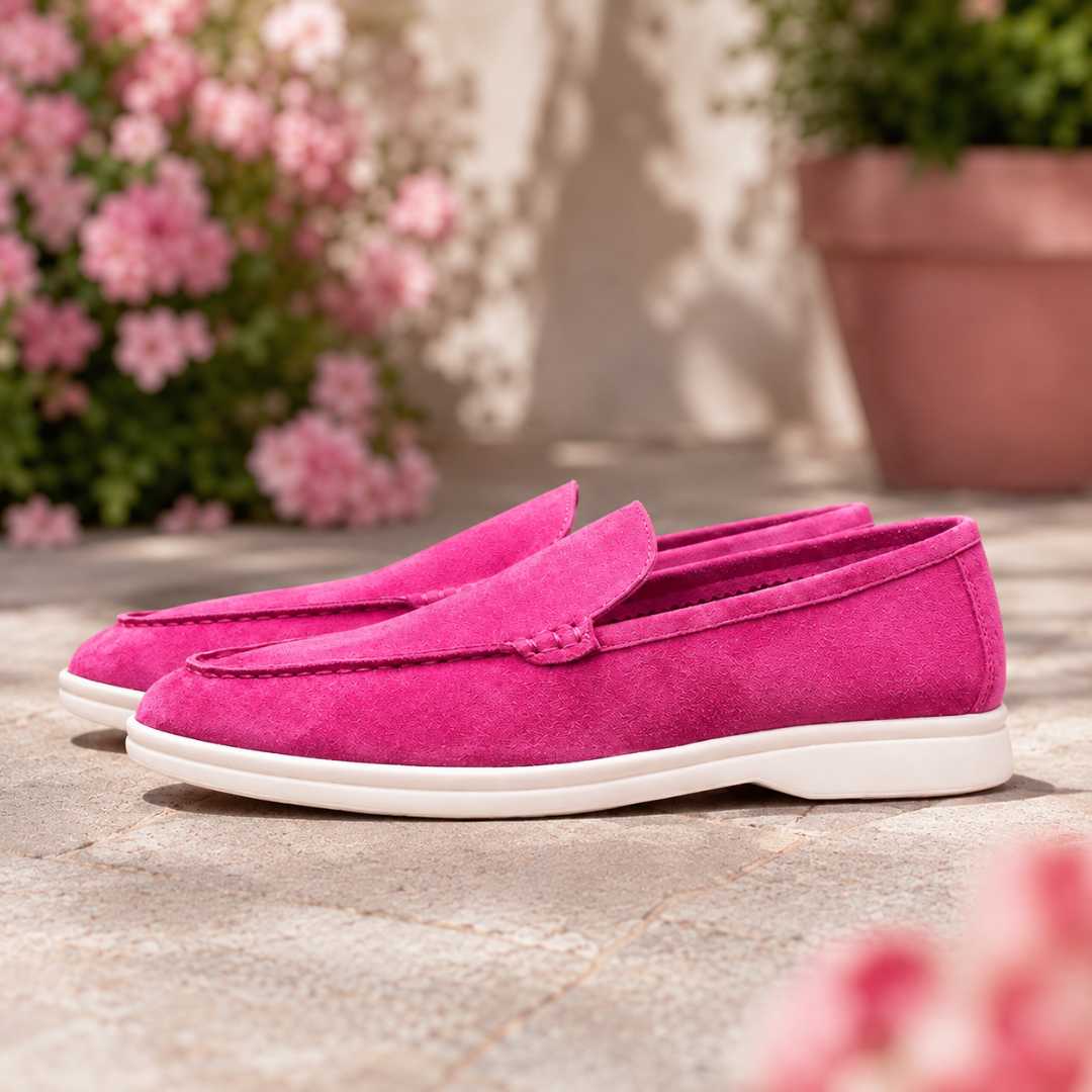 Paio di mocassini uomo rosa slip-on con bordo superiore sagomato e suola bianca