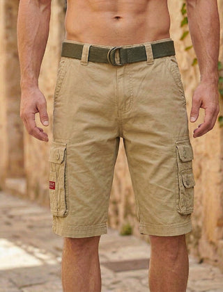 Pantaloncini cargo uomo kaki, vista frontale con tasche laterali con patta e bottone