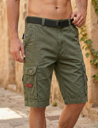 Pantaloncini cargo uomo verdi con ampie tasche laterali e orlo dritto al ginocchio