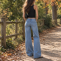 Retro dei pantaloni donna blu con tasche posteriori impunturate e gamba ampia