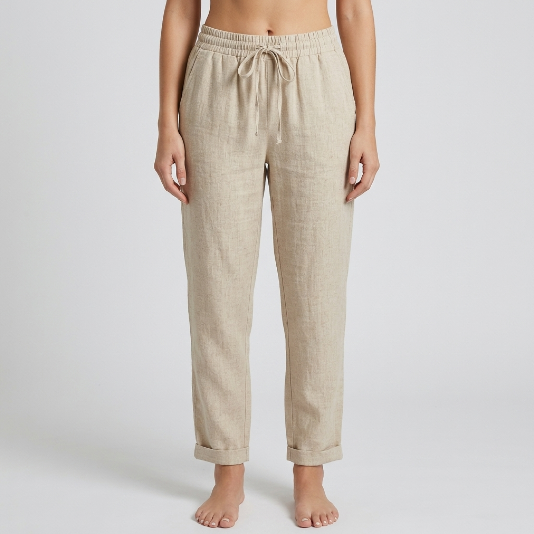 Pantaloni donna beige con coulisse in vita e caviglia risvoltata, look naturale