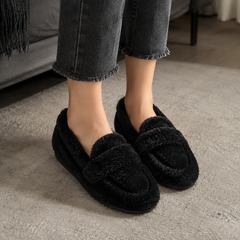 Pantofole donna nere modello mocassino con fascia sul collo del piede e punta tonda