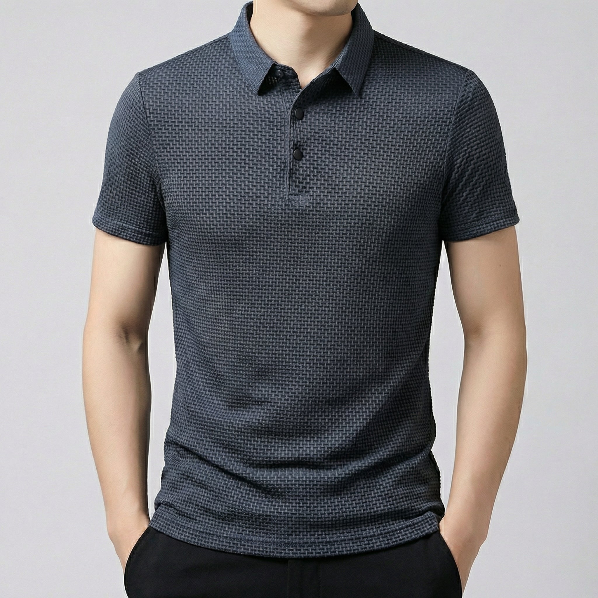 Polo uomo blu scuro con colletto aperto e maniche corte rifinite
