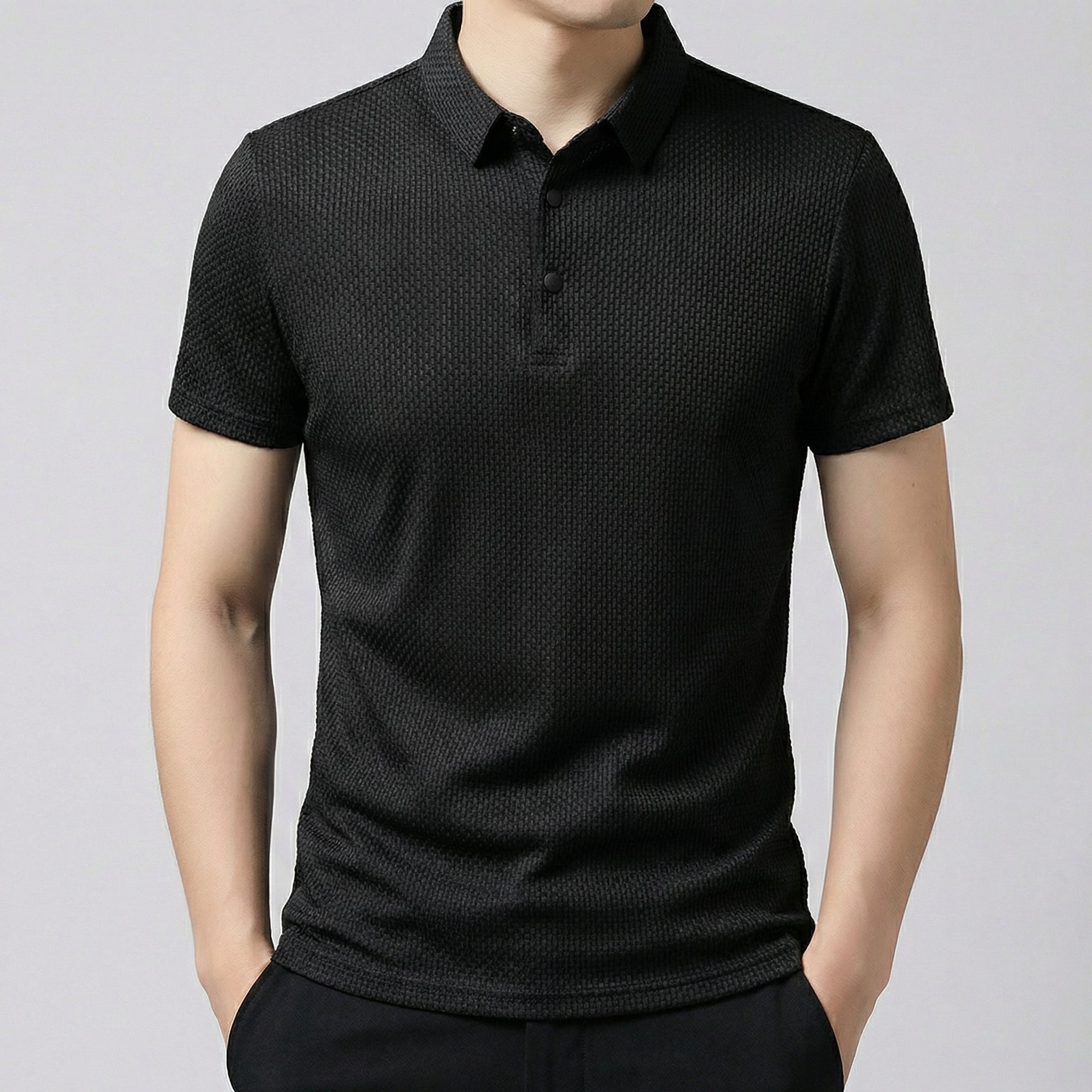 Polo uomo nera con texture a nido d'ape e linea pulita sul busto