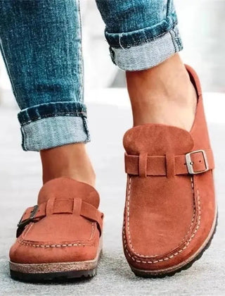 Sabot donna terracotta con cuciture a vista chiare e fibbia laterale in metallo