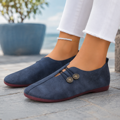 Scarpe basse donna blu con bottoni in metallo e suola piatta a contrasto bordeaux