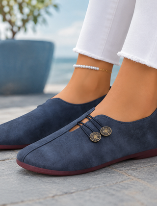 Scarpe basse donna blu con bottoni in metallo e suola piatta a contrasto bordeaux