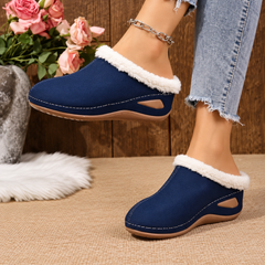 Scarpe donna blu con bordo bianco effetto pelliccia e suola chiara