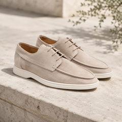 Scarpe stringate uomo beige con suola bianca e cucitura a mocassino