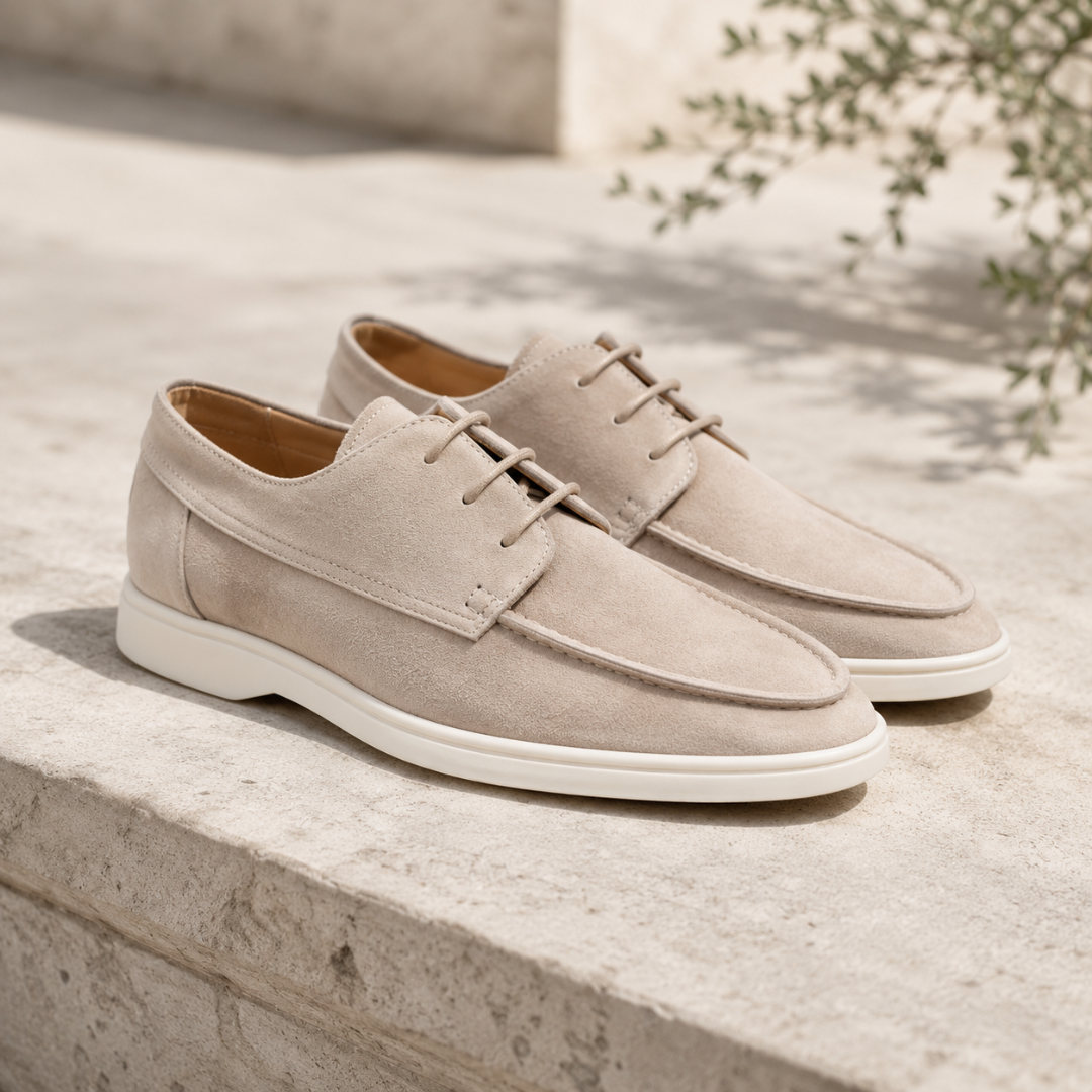 Scarpe stringate uomo beige con suola bianca e cucitura a mocassino