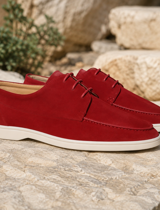 Scarpe stringate uomo rosse con suola bianca e lacci tono su tono