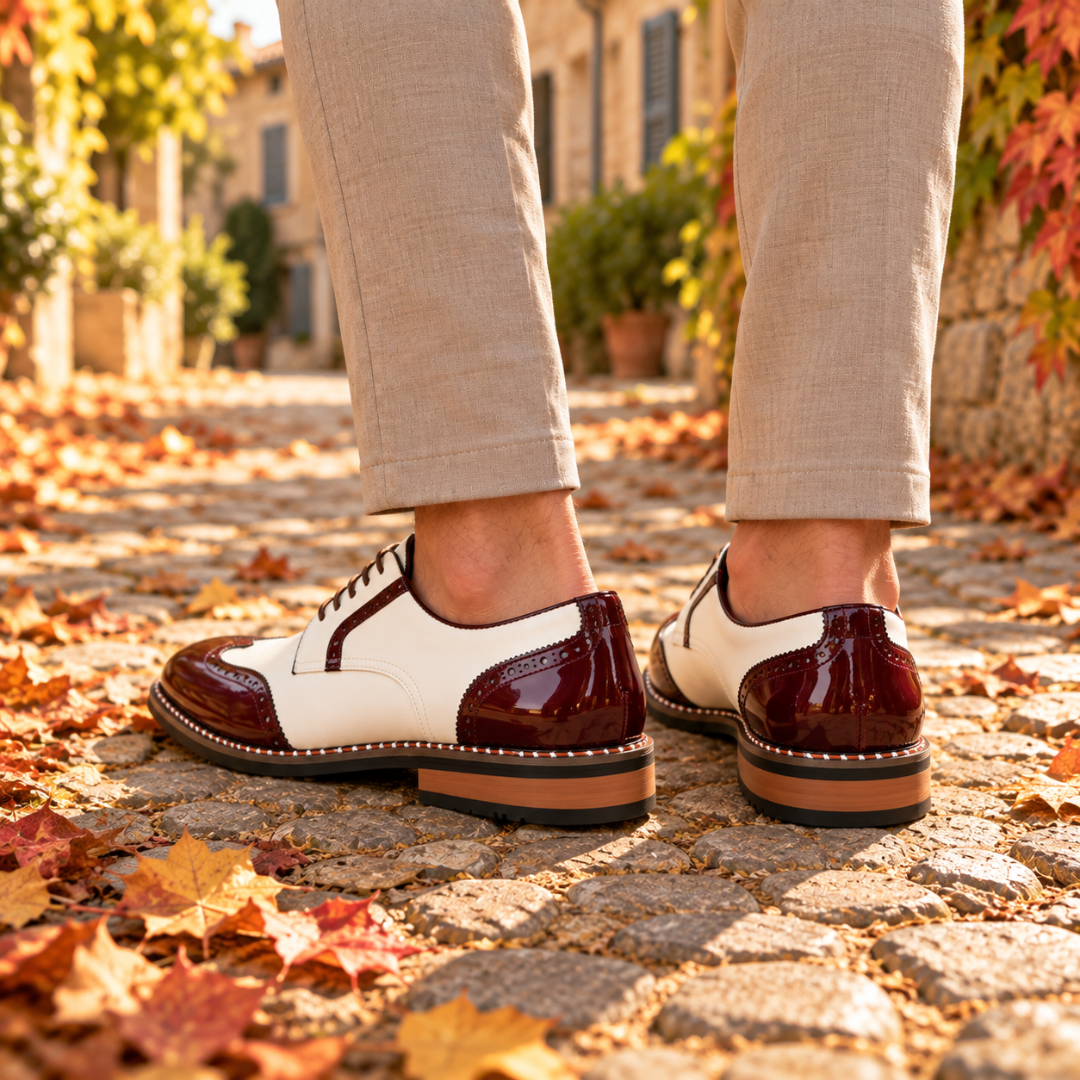 Retro delle scarpe derby uomo bianco e rosso con tallone a contrasto lucido