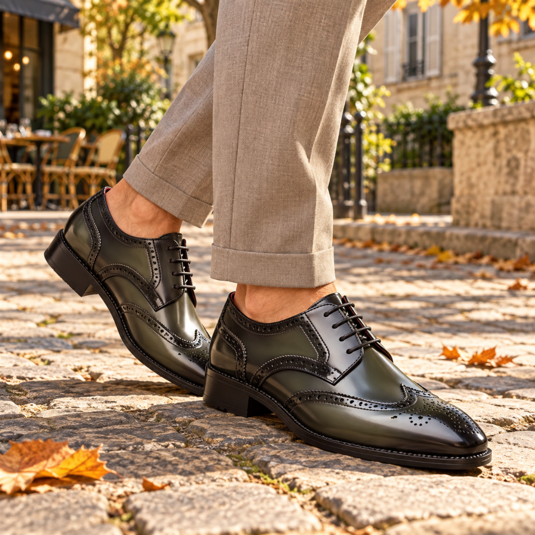 Scarpe stringate uomo verde scuro con forature brogue e suola bassa