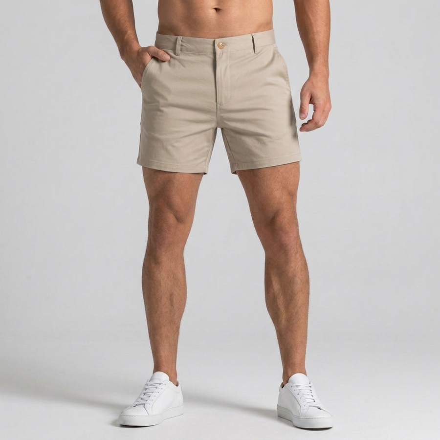 Shorts uomo beige corti con tasche laterali e chiusura a bottone, vista frontale