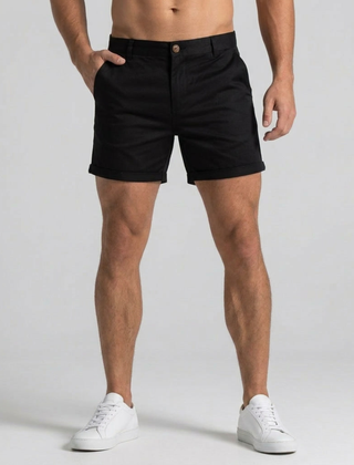 Shorts uomo neri corti con orlo risvoltato e vita media con passanti