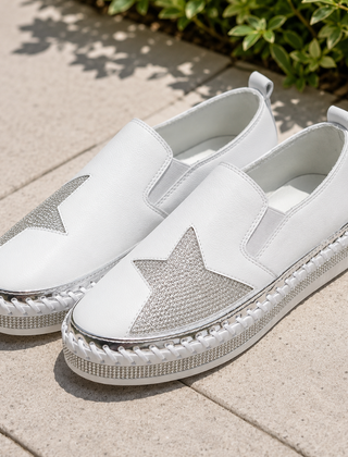 Sneakers slip-on donna bianche con stella di strass e suola platform