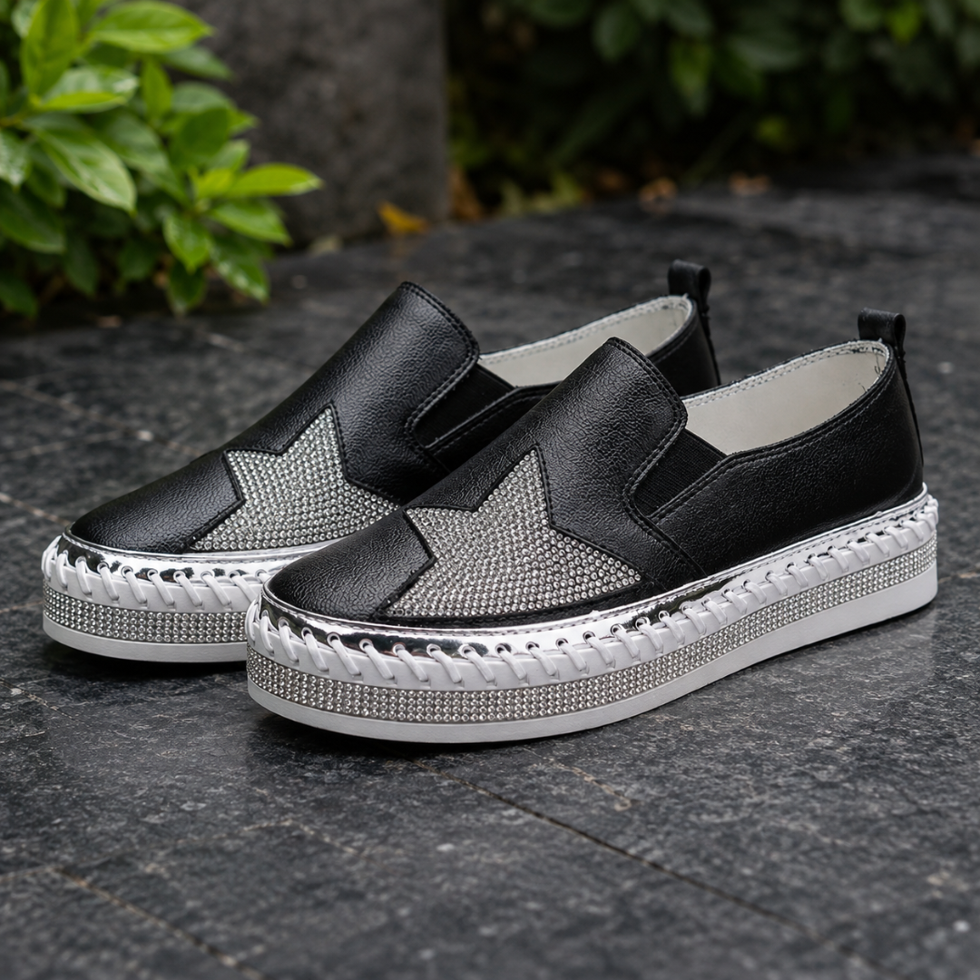 Sneakers donna nere slip-on con inserti elastici e stella brillante sul davanti
