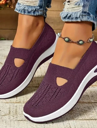 Sneakers viola scuro donna slip-on con tomaia traforata e bordo suola bianco