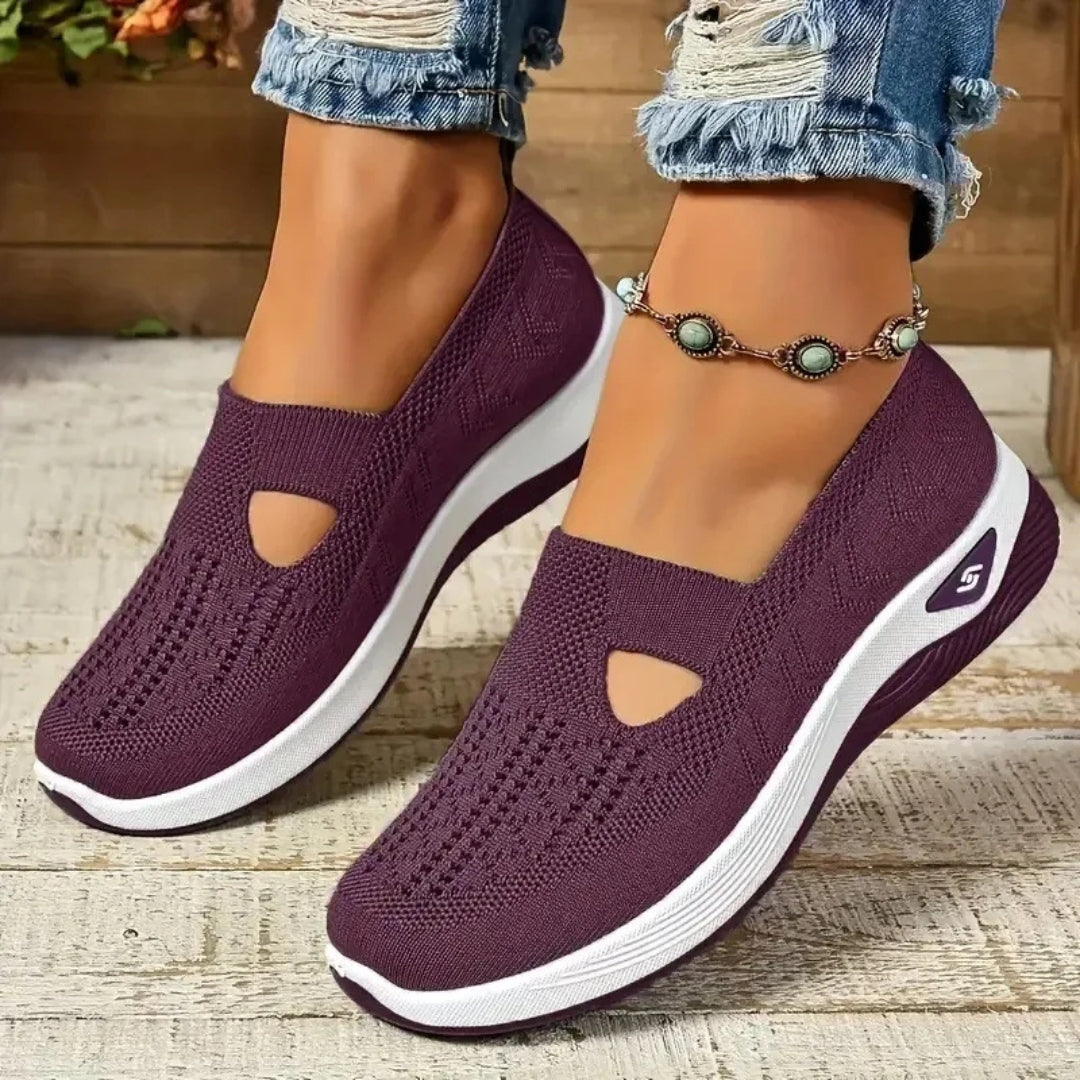 Sneakers viola scuro donna slip-on con tomaia traforata e bordo suola bianco