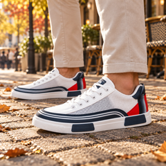 Sneakers uomo blu con tallone a blocchi di colore e righe laterali