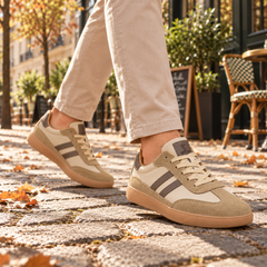 Sneakers uomo beige con doppia banda marrone laterale e lacci in tinta