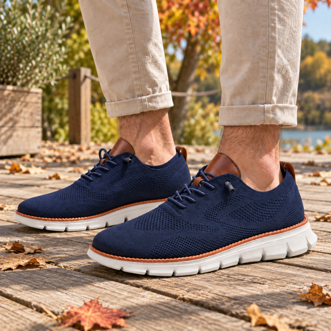 Sneakers uomo blu navy in maglia con talloniera marrone e lacci in tinta