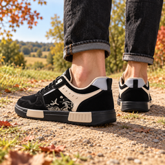 Sneakers basse nere da uomo con tallone crema e blocchi chiari sulla suola